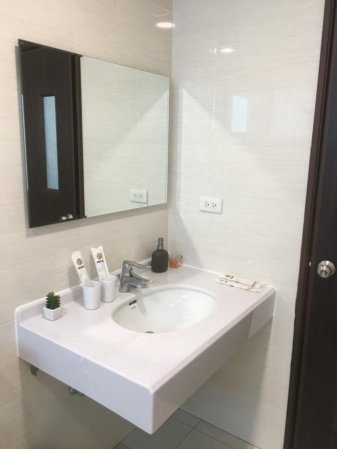 Taichung Hsr Homestay Exterior foto